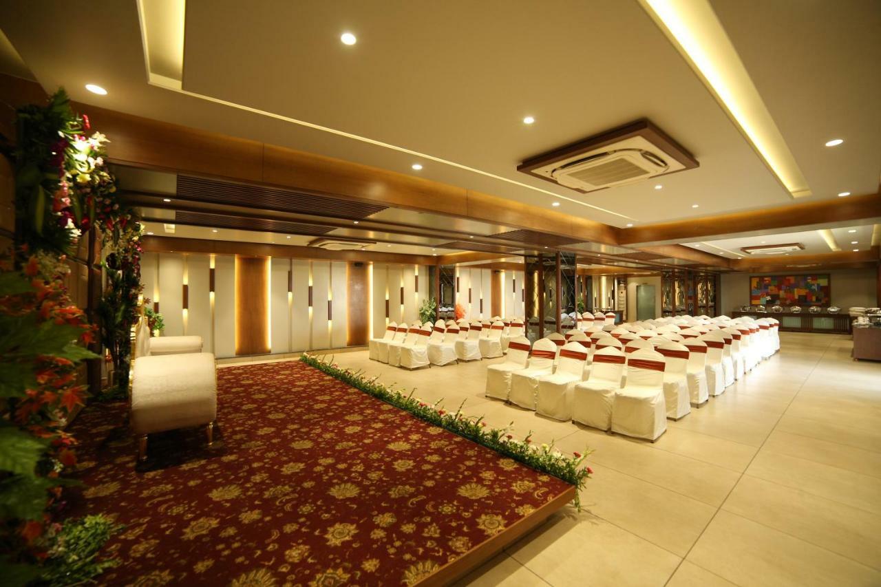 Hotel Avaante Ahmedabad Formerly Known As The Orchid Hotel Экстерьер фото