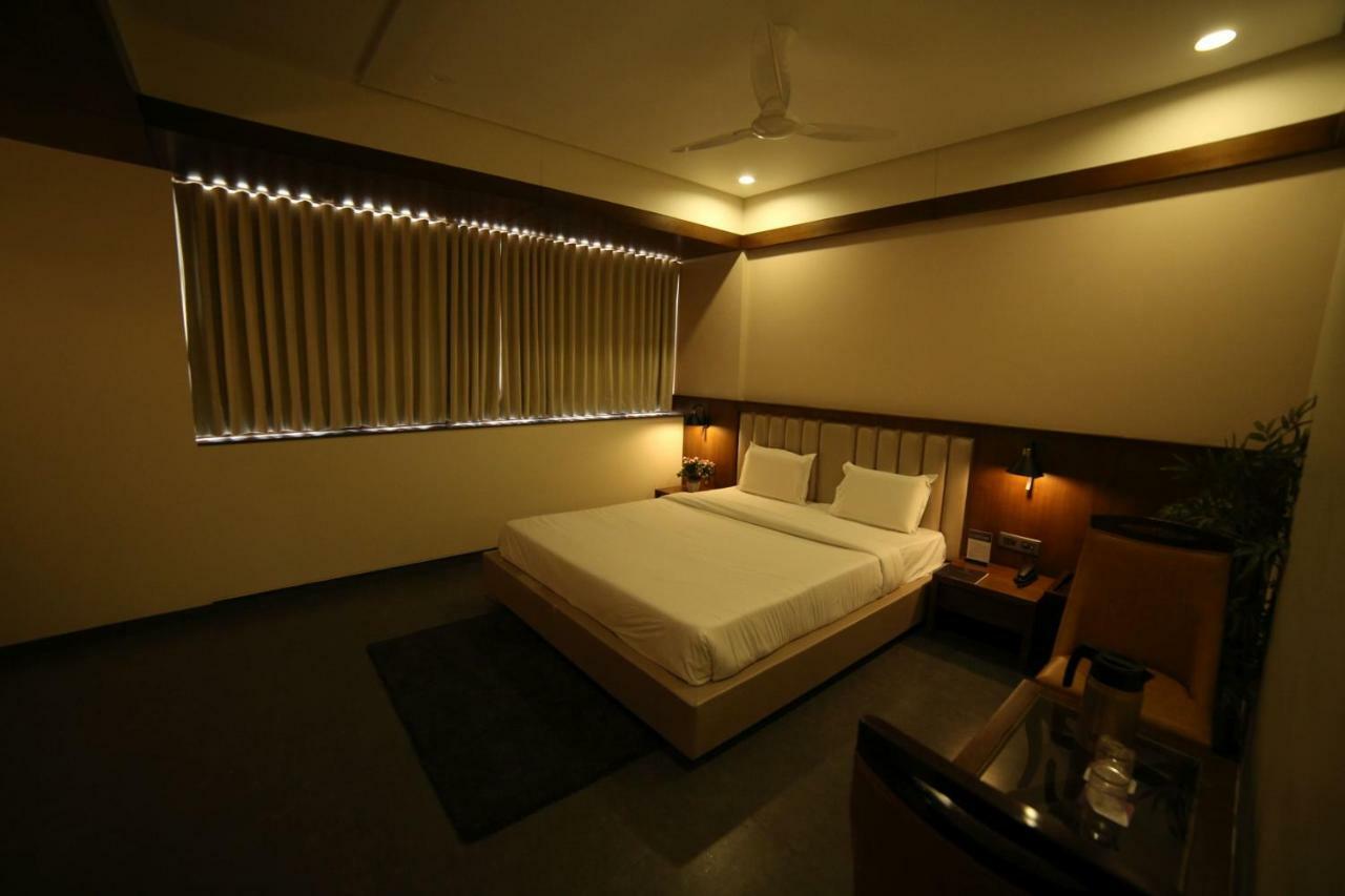 Hotel Avaante Ahmedabad Formerly Known As The Orchid Hotel Экстерьер фото