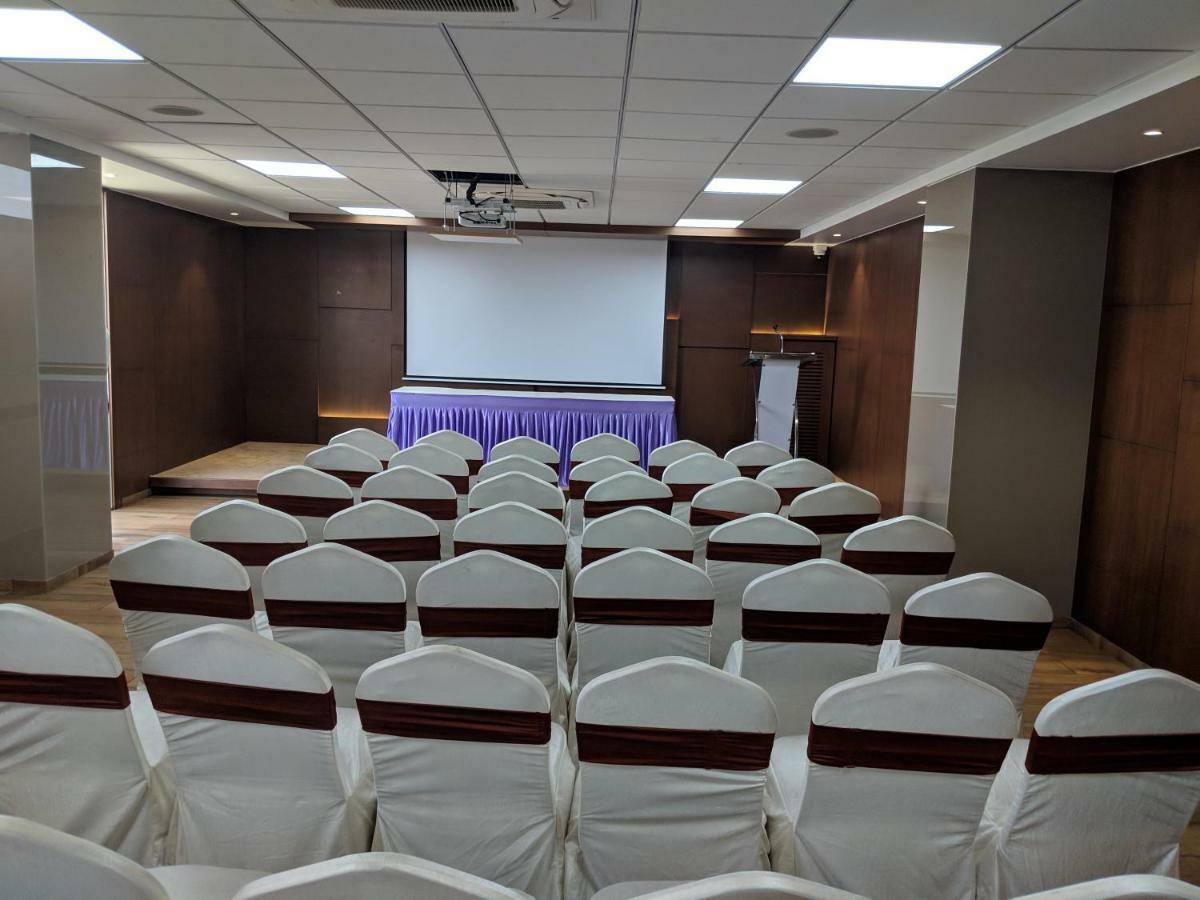 Hotel Avaante Ahmedabad Formerly Known As The Orchid Hotel Экстерьер фото