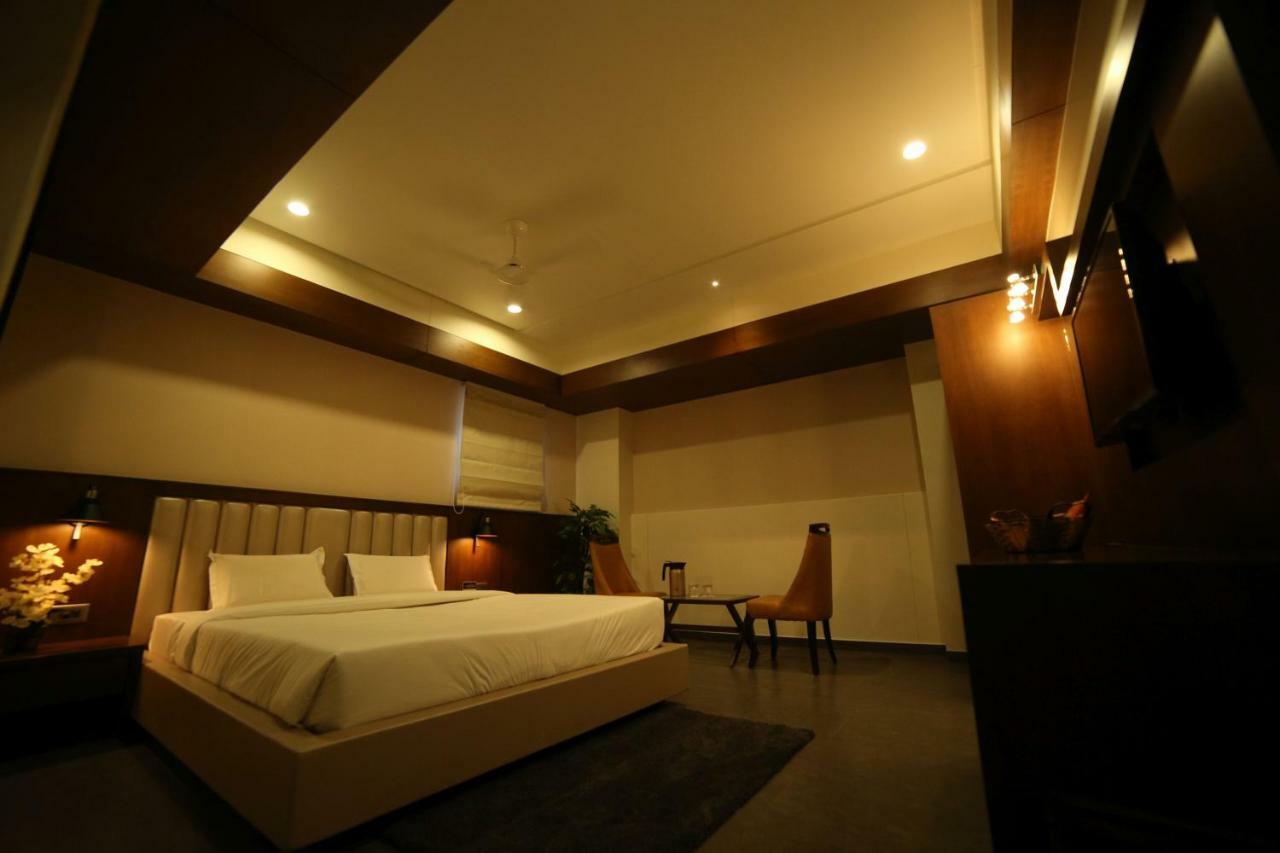 Hotel Avaante Ahmedabad Formerly Known As The Orchid Hotel Экстерьер фото